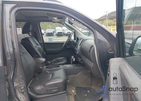 2011 Nissan Frontier Pro-4X z USA, uszkodzony, nr VIN 1N6AD0EVXBC449701